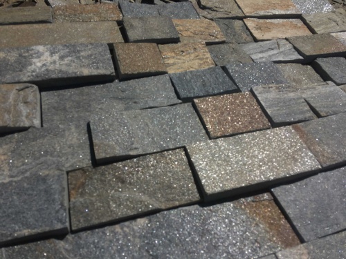 Плитка пилёная златолит Уральский для цоколя, отмостки купить в Верхней Пышме