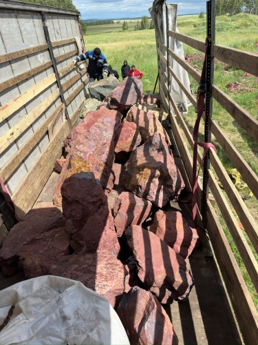 Ландшафтные глыбы красно-фиолетовые 200-1000 килограмм купить в Верхней Пышме