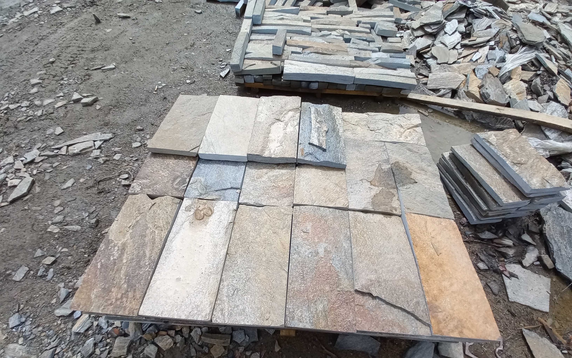 Плитка пилёная златолит Уральский для фасада купить в Верхней Пышме