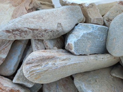 Златолит жёлтый, жёлто-зелёный глыбки и валуны для ланшафтного дизайна купить в Верхней Пышме