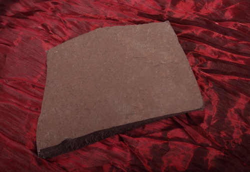 Плитняк лемезит бордовый для цоколя 1,5-2 см купить в Верхней Пышме