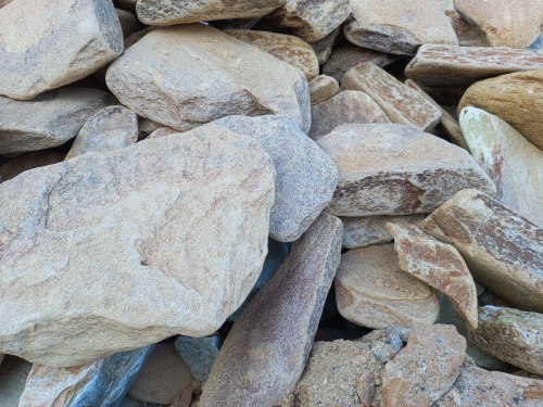 Златолит жёлтый, жёлто-зелёный глыбки и валуны для ланшафтного дизайна купить в Верхней Пышме