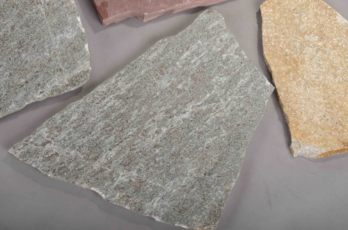 Плитняк златолит Уральский для цоколя, отмостки купить в Верхней Пышме