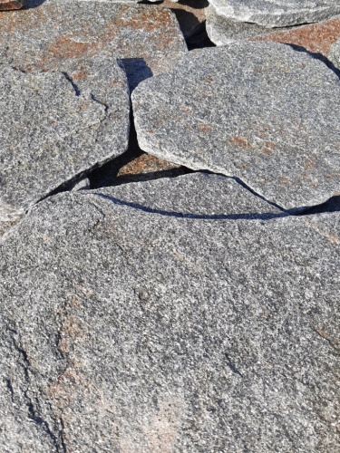 Златолит серебристый галтованный для лестниц купить в Верхней Пышме