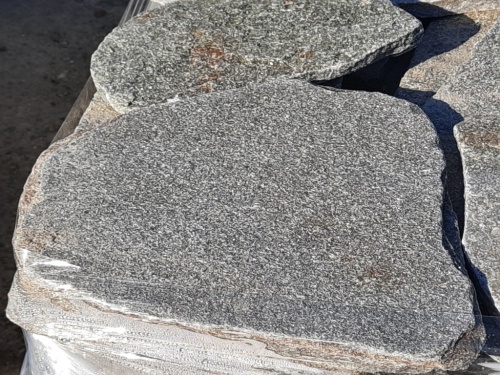 Златолит серебристый галтованный для лестниц купить в Верхней Пышме