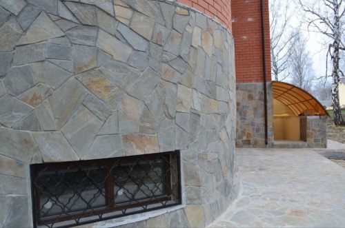 Плитняк златолит Уральский для цоколя, отмостки купить в Верхней Пышме